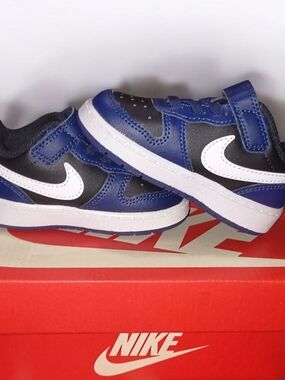 Nike Kids Royal Blue, Black & White Hook-and-Loop Sneakers